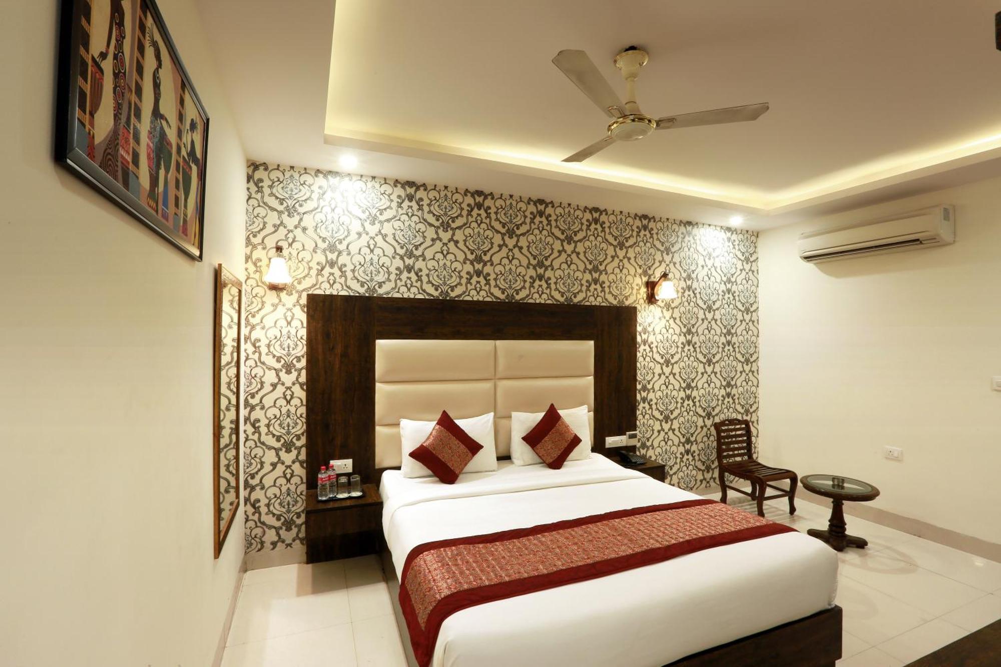 Airport Delhi Aerocity Inn Plaza Nova Deli Exterior foto